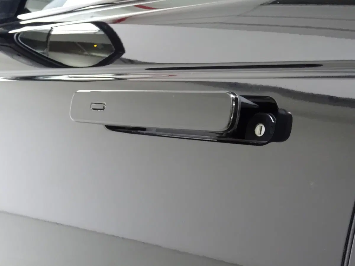 Land Rover Range Rover Velar usata a Como (11)