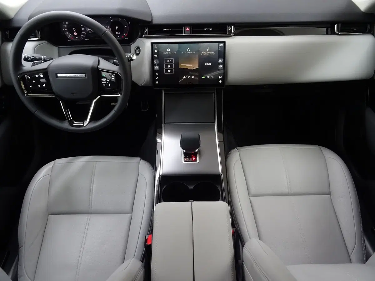 Land Rover Range Rover Velar usata a Como (4)