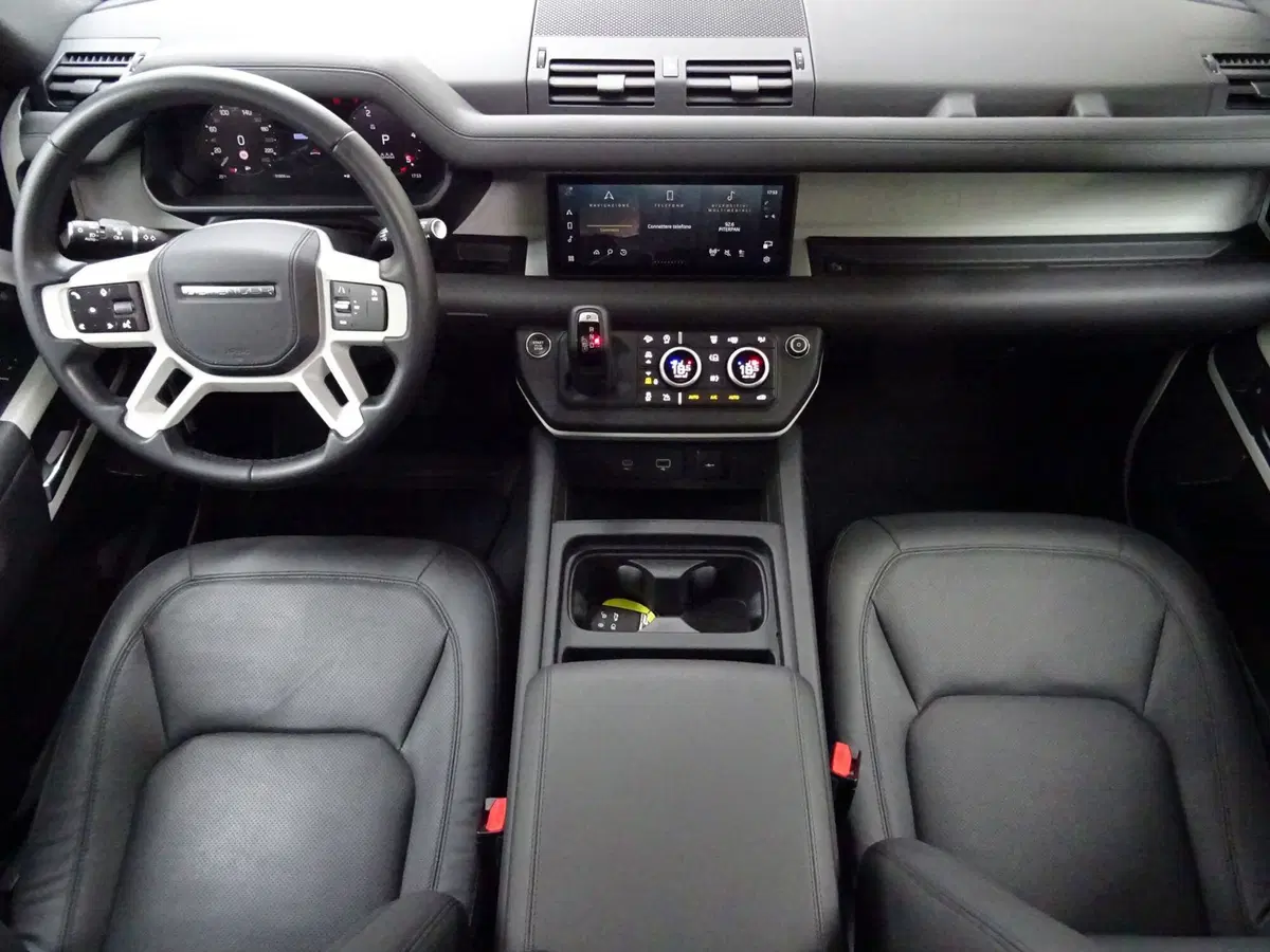 Land Rover Defender usata a Como (4)