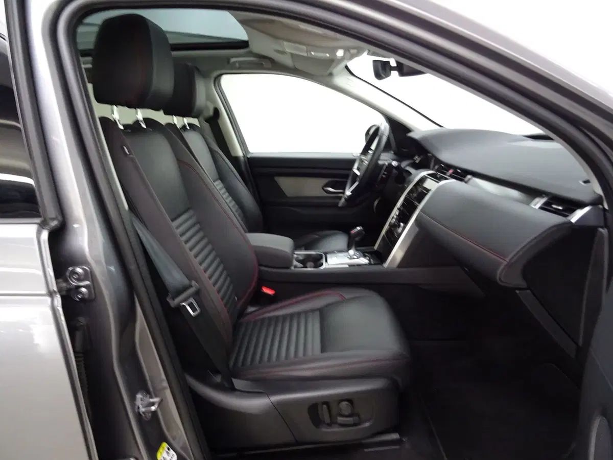 Land Rover Discovery Sport usata a Como (3)