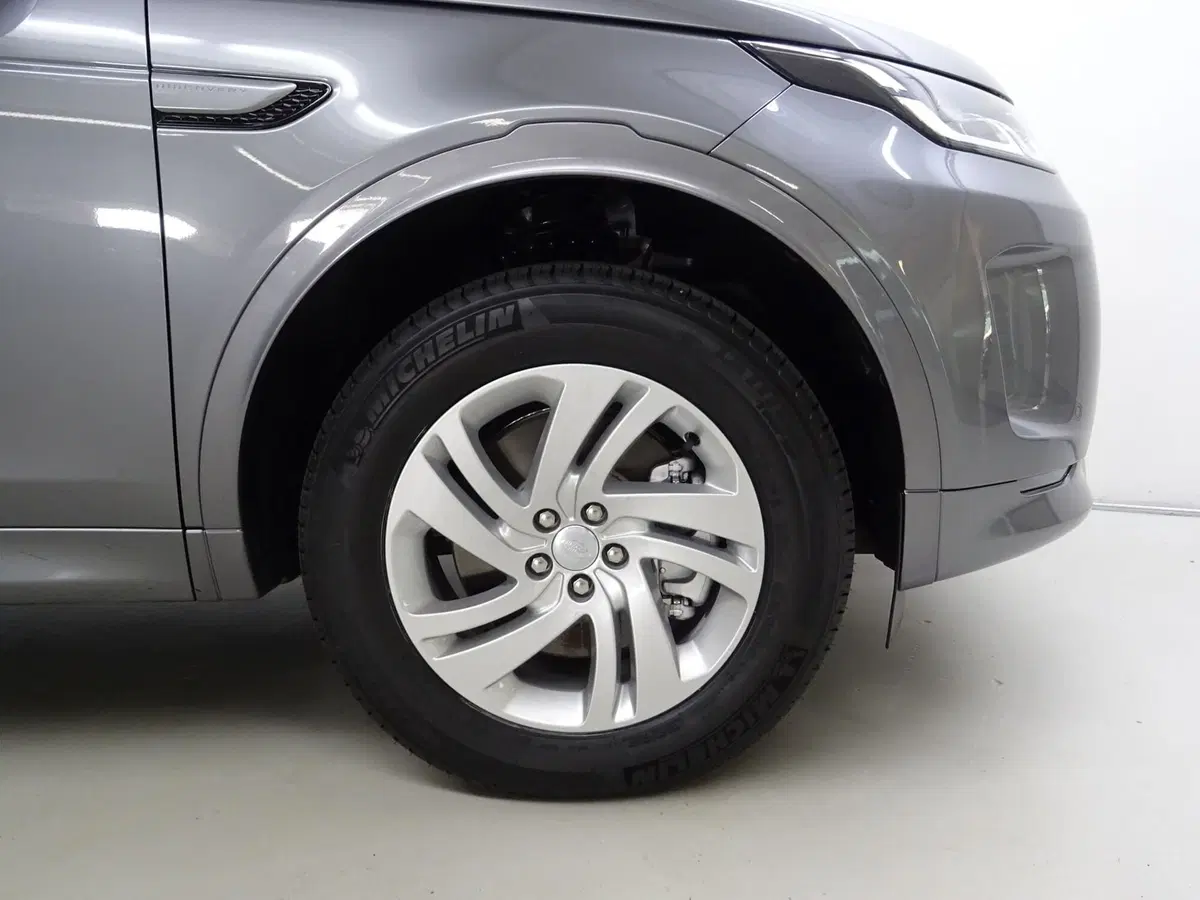 Land Rover Discovery Sport usata a Como (9)