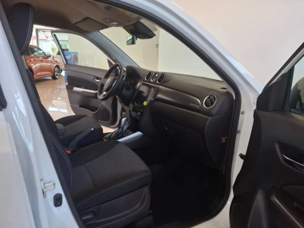 Suzuki Vitara nuova a Reggio Emilia (17)