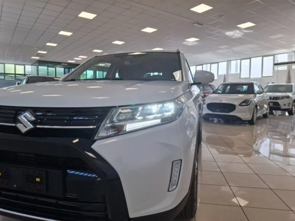 Suzuki Vitara nuova a Reggio Emilia (18)