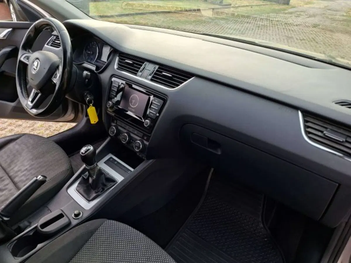 Skoda Octavia Station Wagon usata a Como (11)