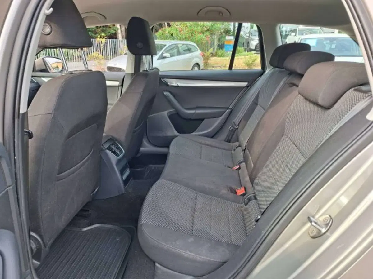 Skoda Octavia Station Wagon usata a Como (6)