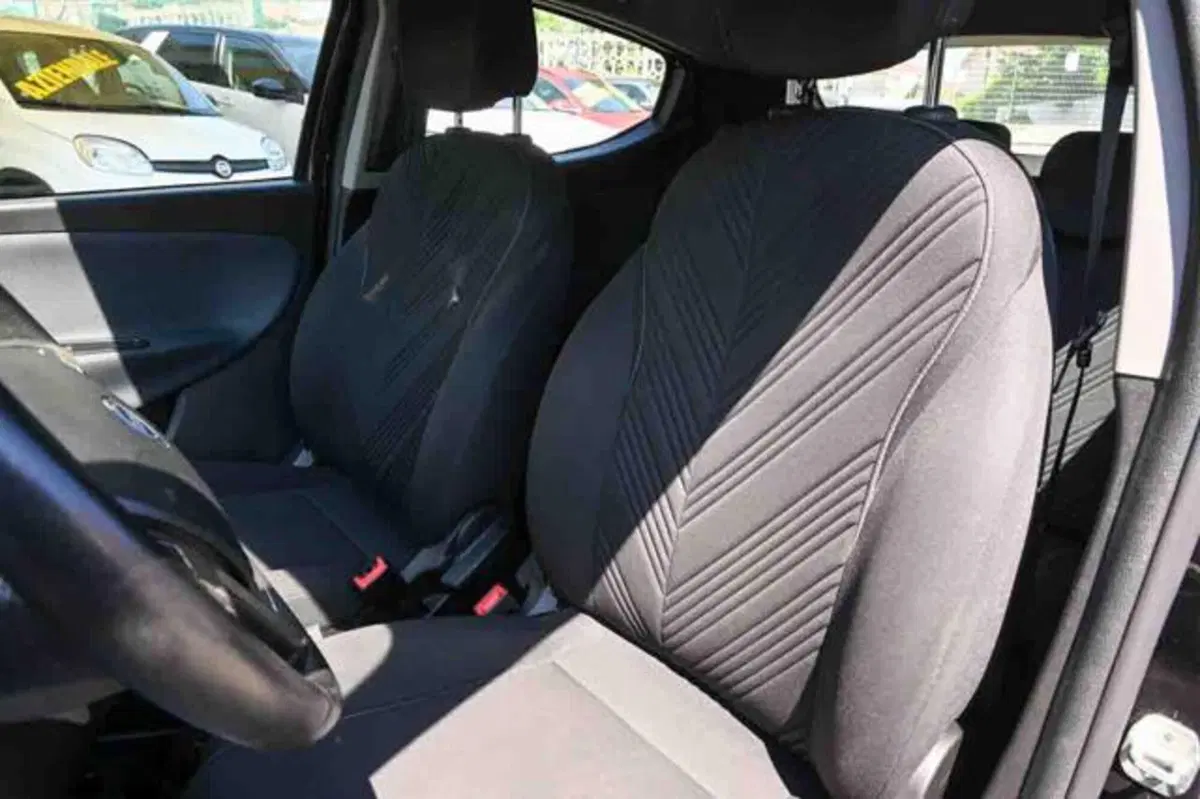 Lancia Ypsilon usata a Torino (10)