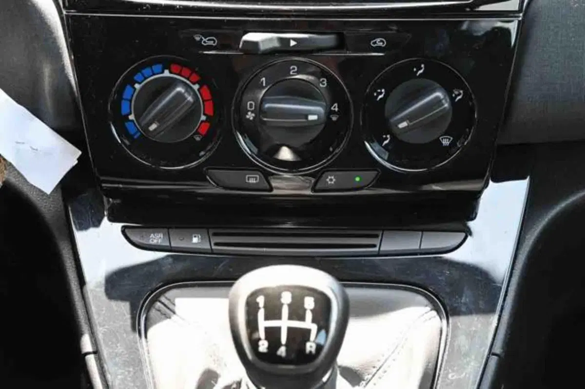 Lancia Ypsilon usata a Torino (15)