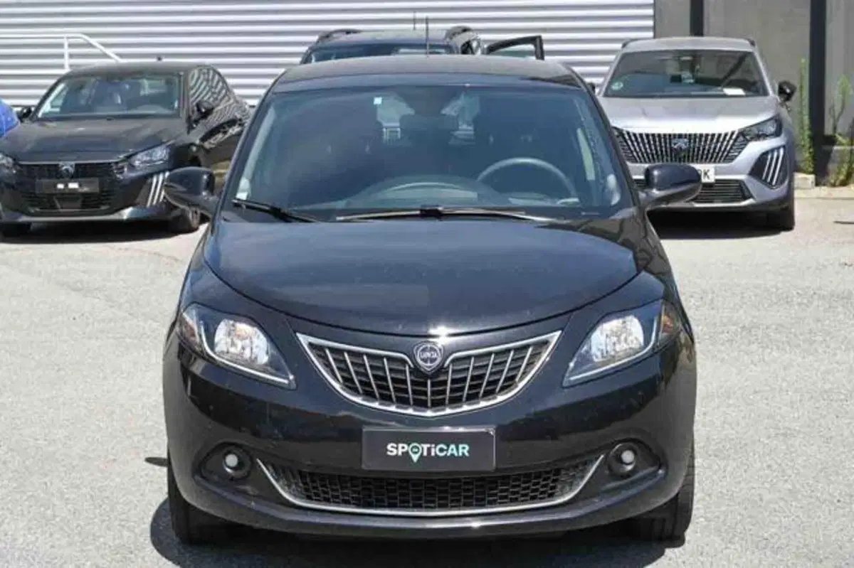 Lancia Ypsilon usata a Torino (17)