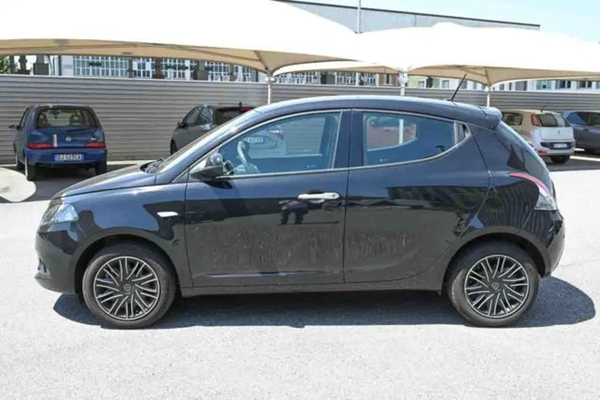 Lancia Ypsilon usata a Torino (20)