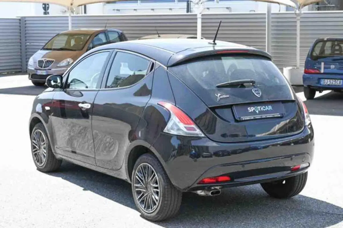 Lancia Ypsilon usata a Torino (4)