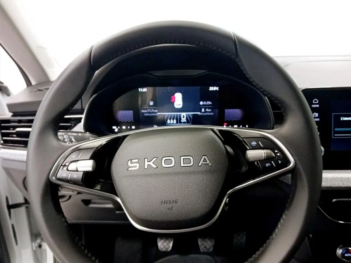 Skoda Kamiq nuova a Piacenza (10)