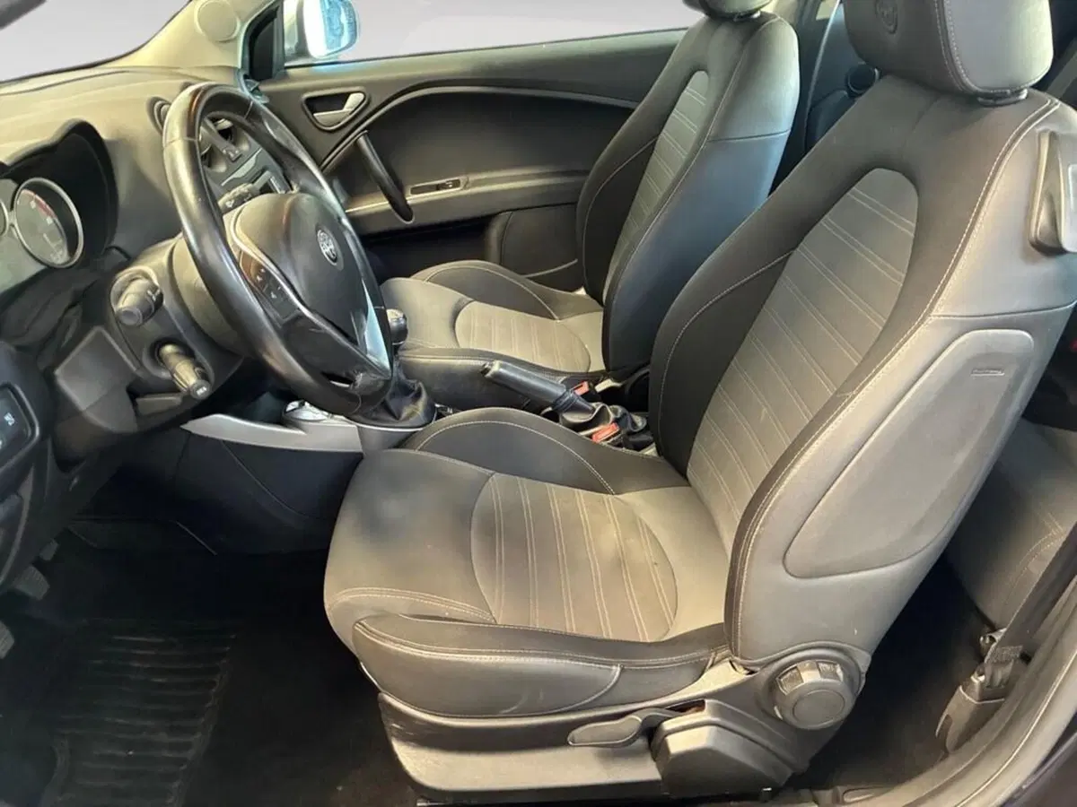 Alfa Romeo MiTo usata a Torino (6)