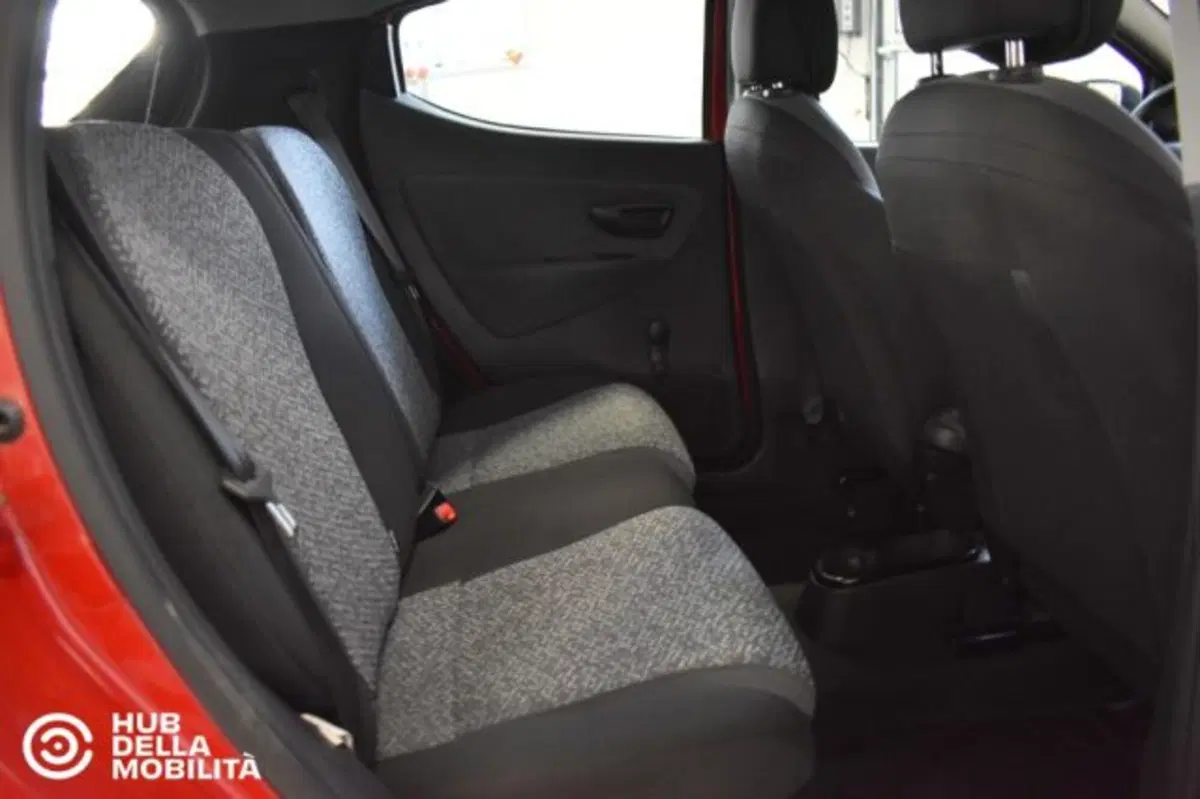 Lancia Ypsilon usata a Perugia (14)