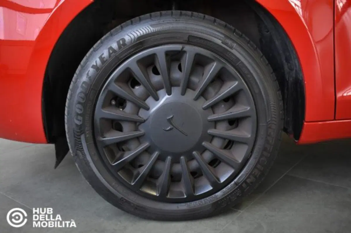 Lancia Ypsilon usata a Perugia (18)