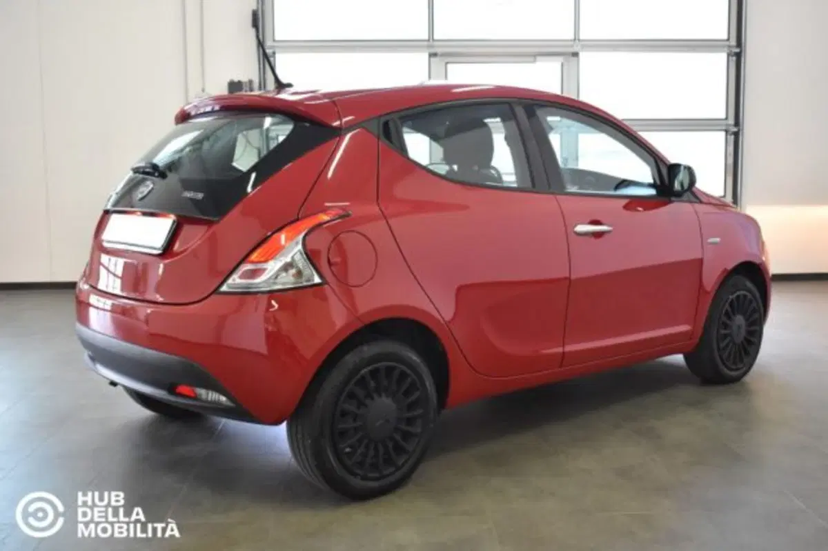 Lancia Ypsilon usata a Perugia (4)