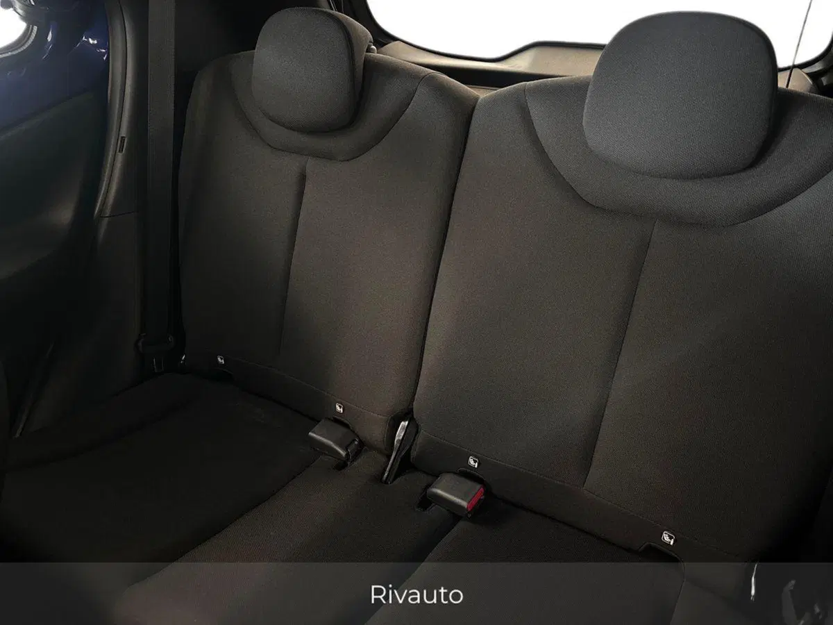 Toyota Aygo X usata a Como (11)
