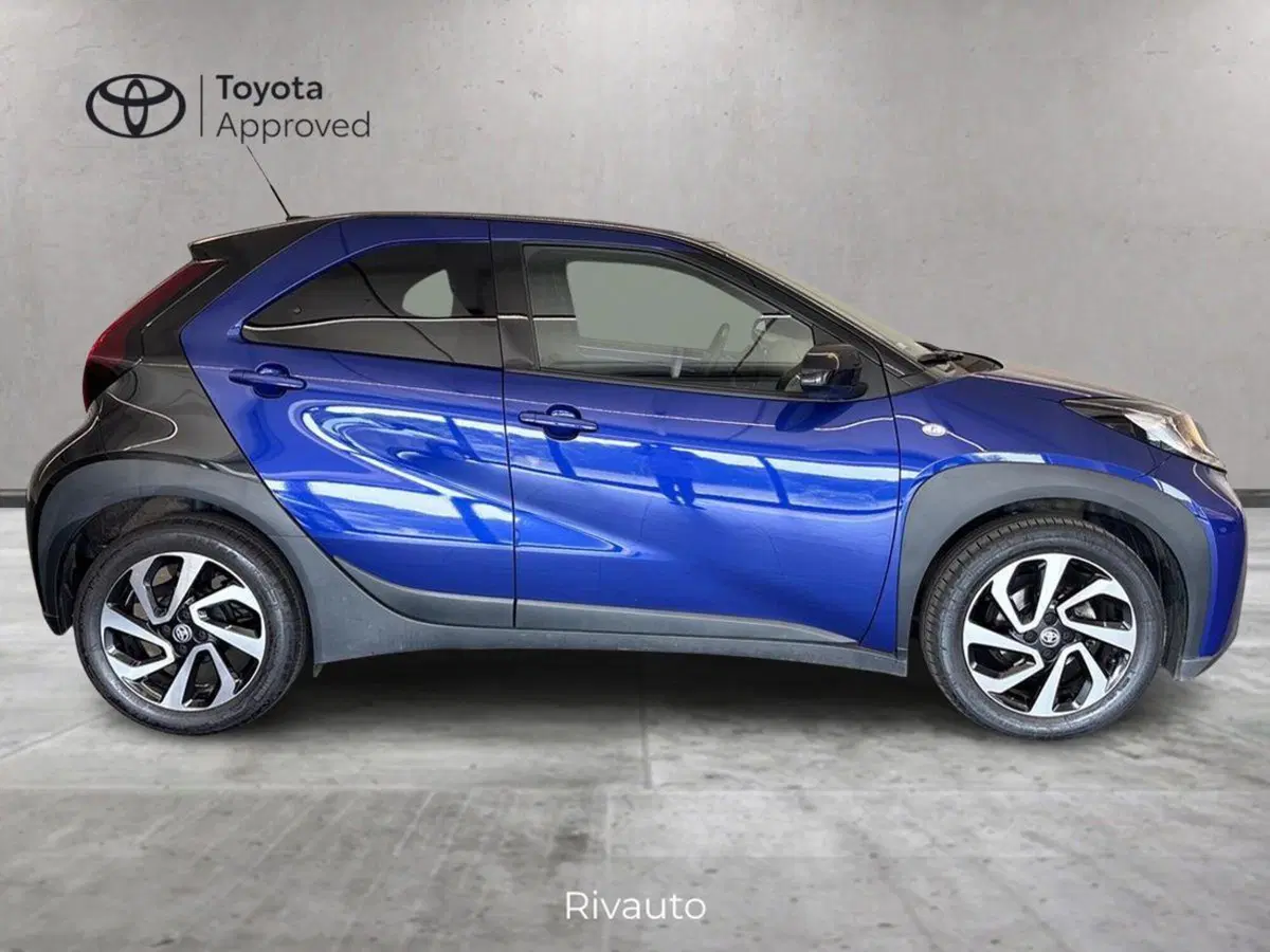 Toyota Aygo X usata a Como (4)