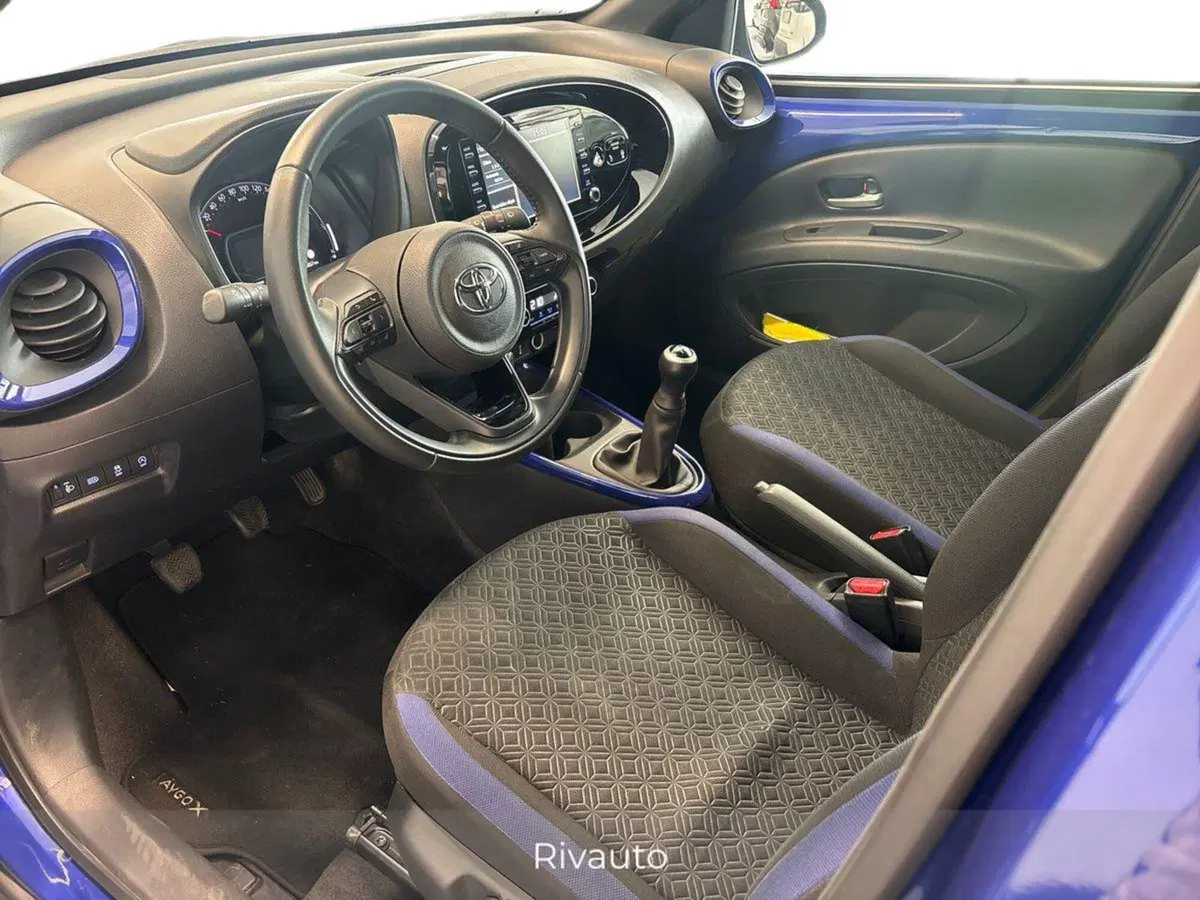 Toyota Aygo X usata a Como (7)