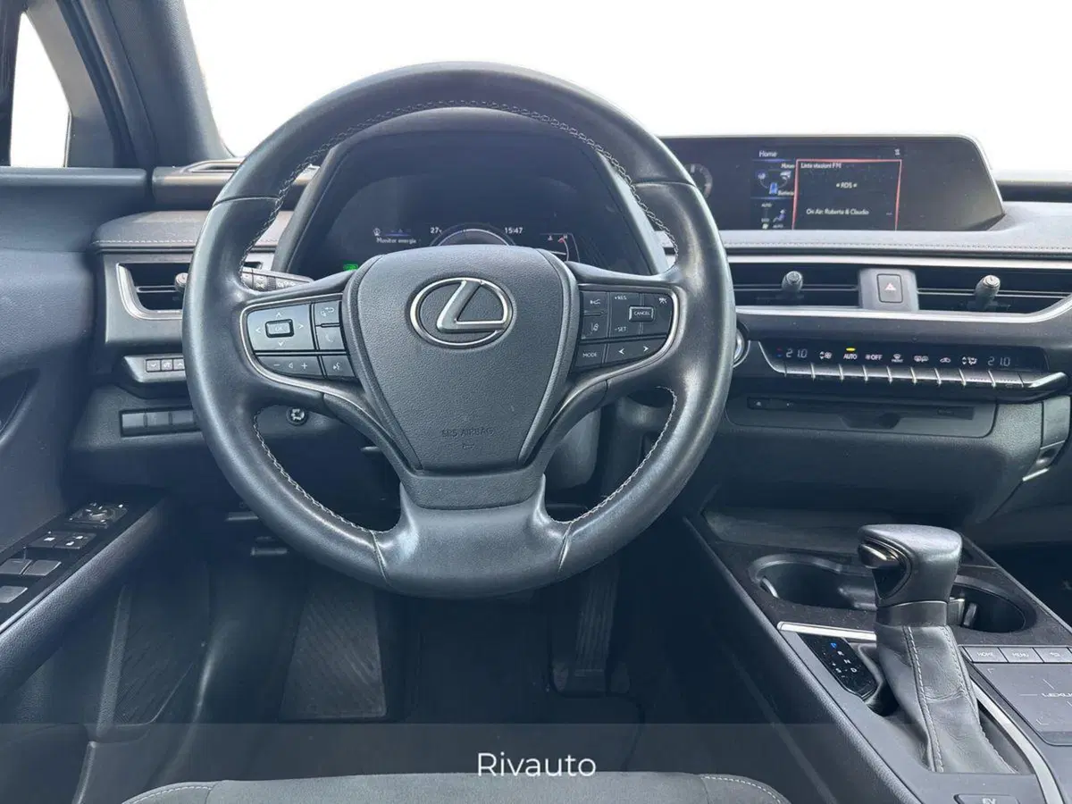 Lexus UX usata a Como (8)