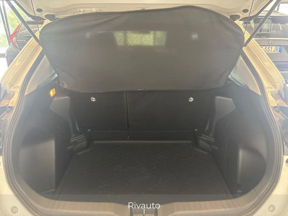 Toyota Yaris Cross usata a Como (5)