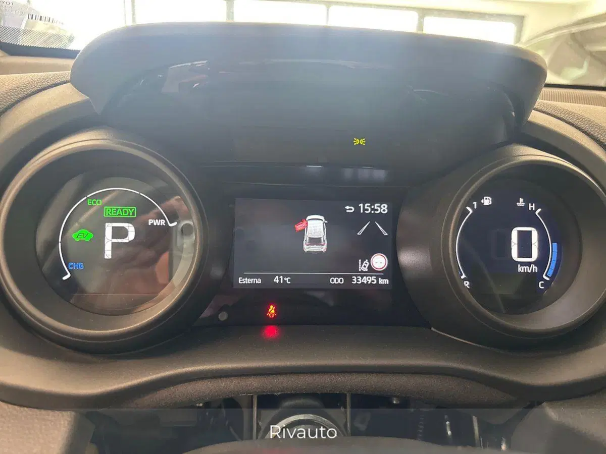 Toyota Yaris Cross usata a Como (8)