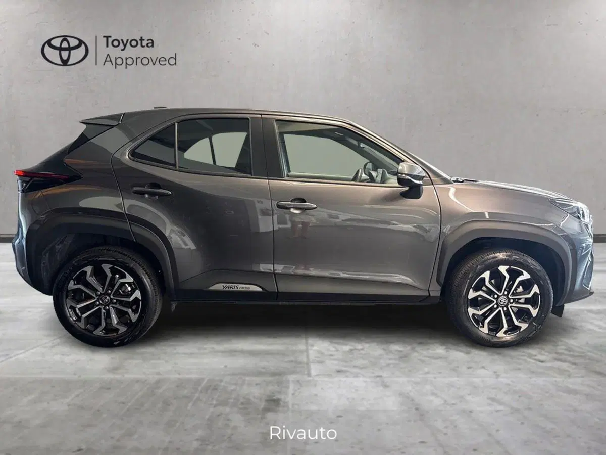 Toyota Yaris Cross usata a Como (4)