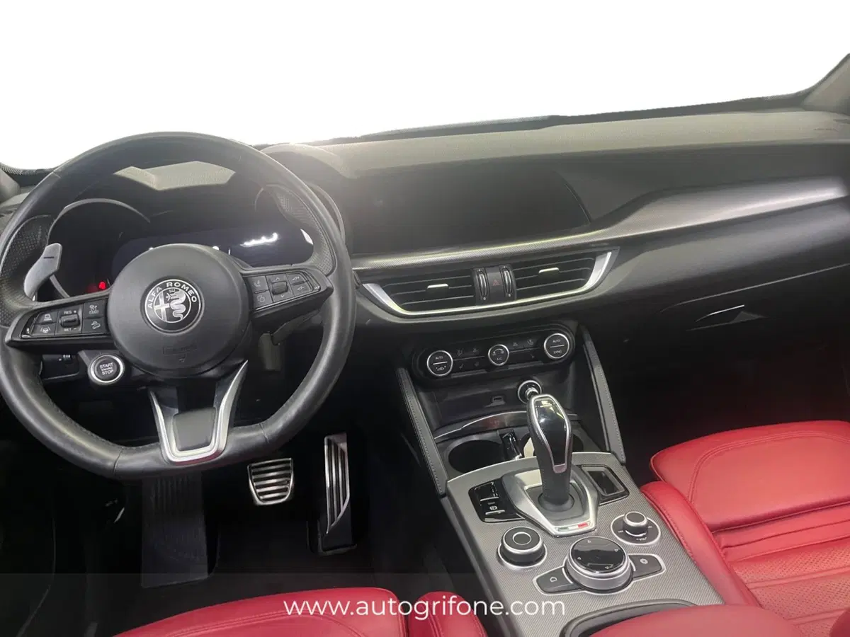 Alfa Romeo Stelvio usata a Modena (10)