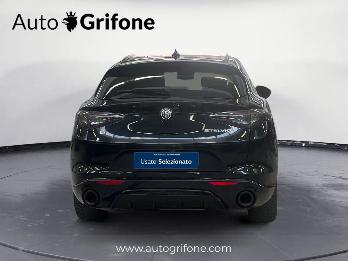 Alfa Romeo Stelvio usata a Modena (4)