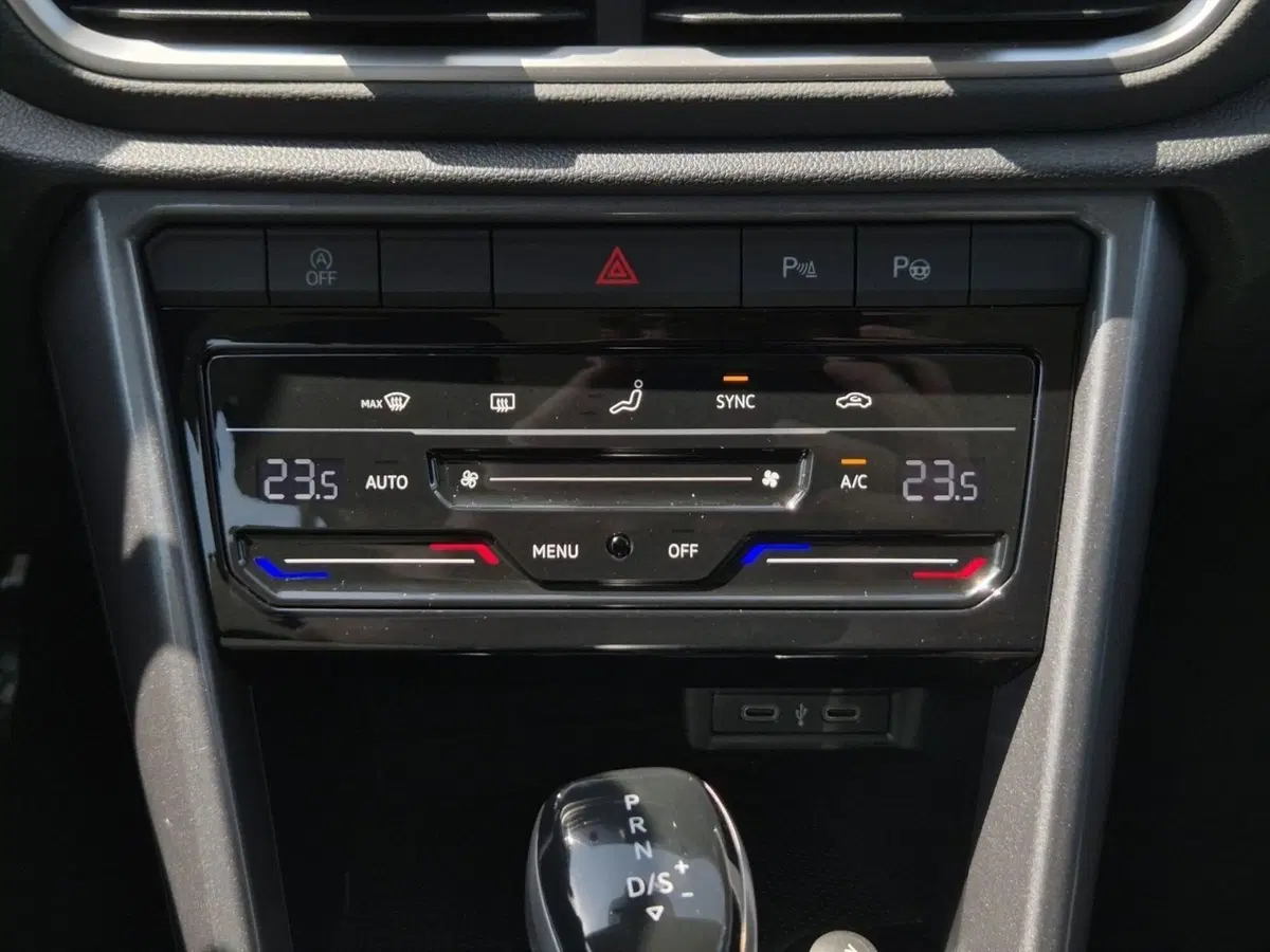 Volkswagen T-Roc usata  (18)
