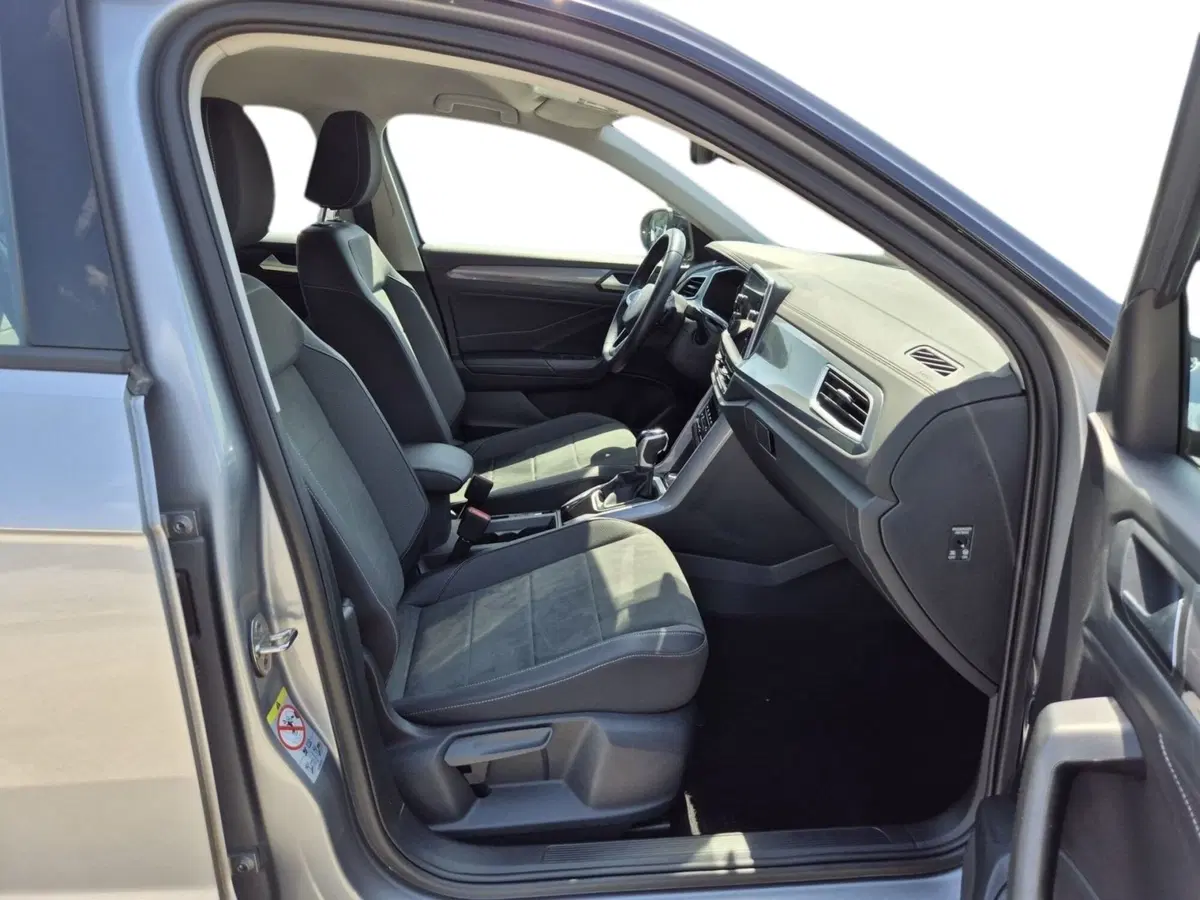 Volkswagen T-Roc usata  (9)