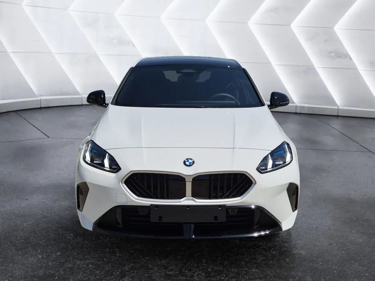 BMW Serie 1 nuova a Genova (2)