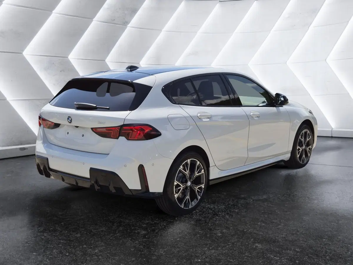 BMW Serie 1 nuova a Genova (4)