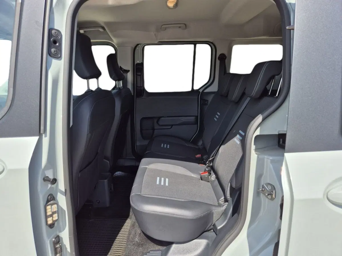 Ford Tourneo Courier usata  (7)