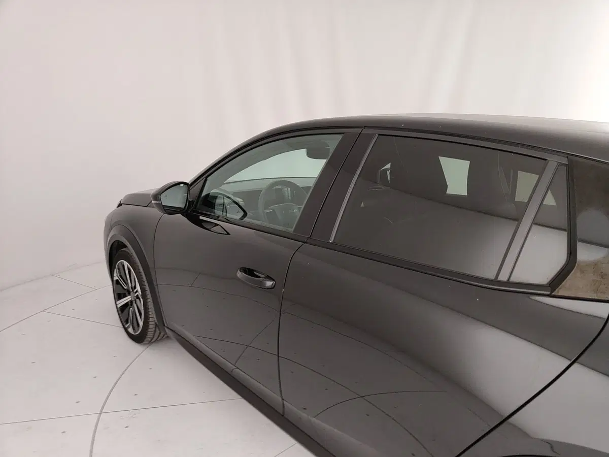 Lancia Ypsilon usata a Caserta (12)