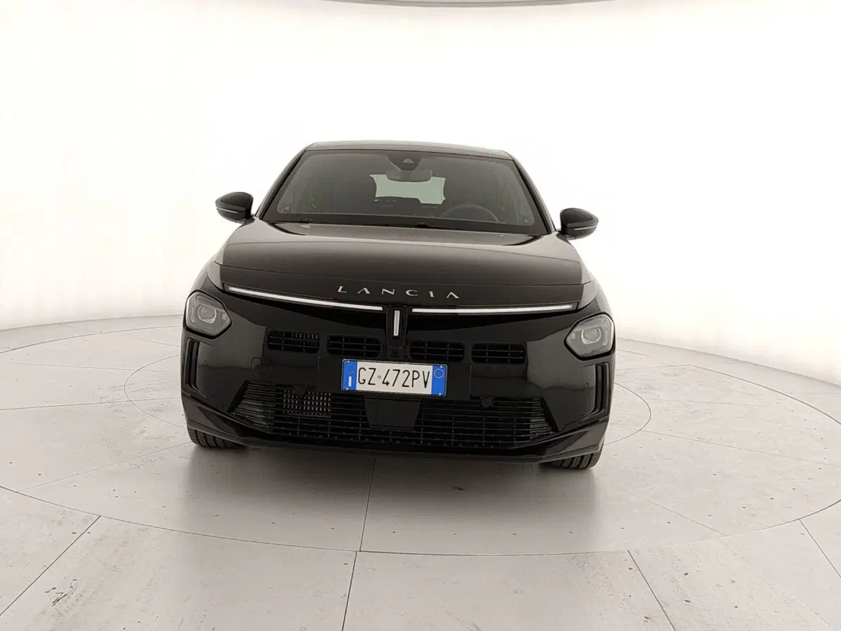 Lancia Ypsilon usata a Caserta (2)