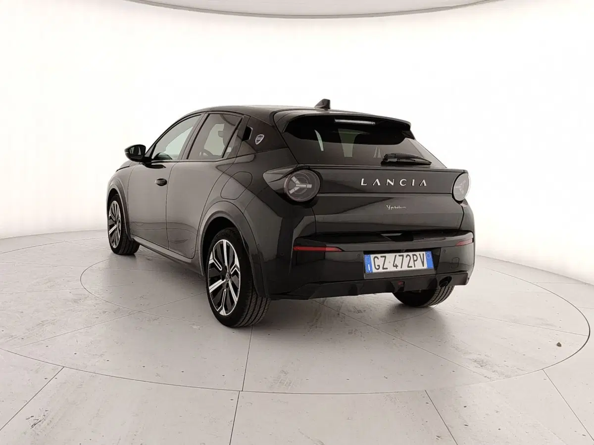 Lancia Ypsilon usata a Caserta (4)