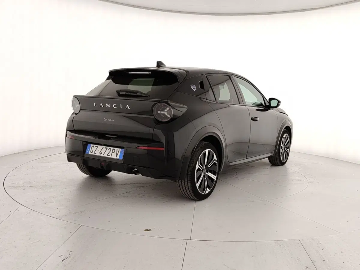 Lancia Ypsilon usata a Caserta (6)