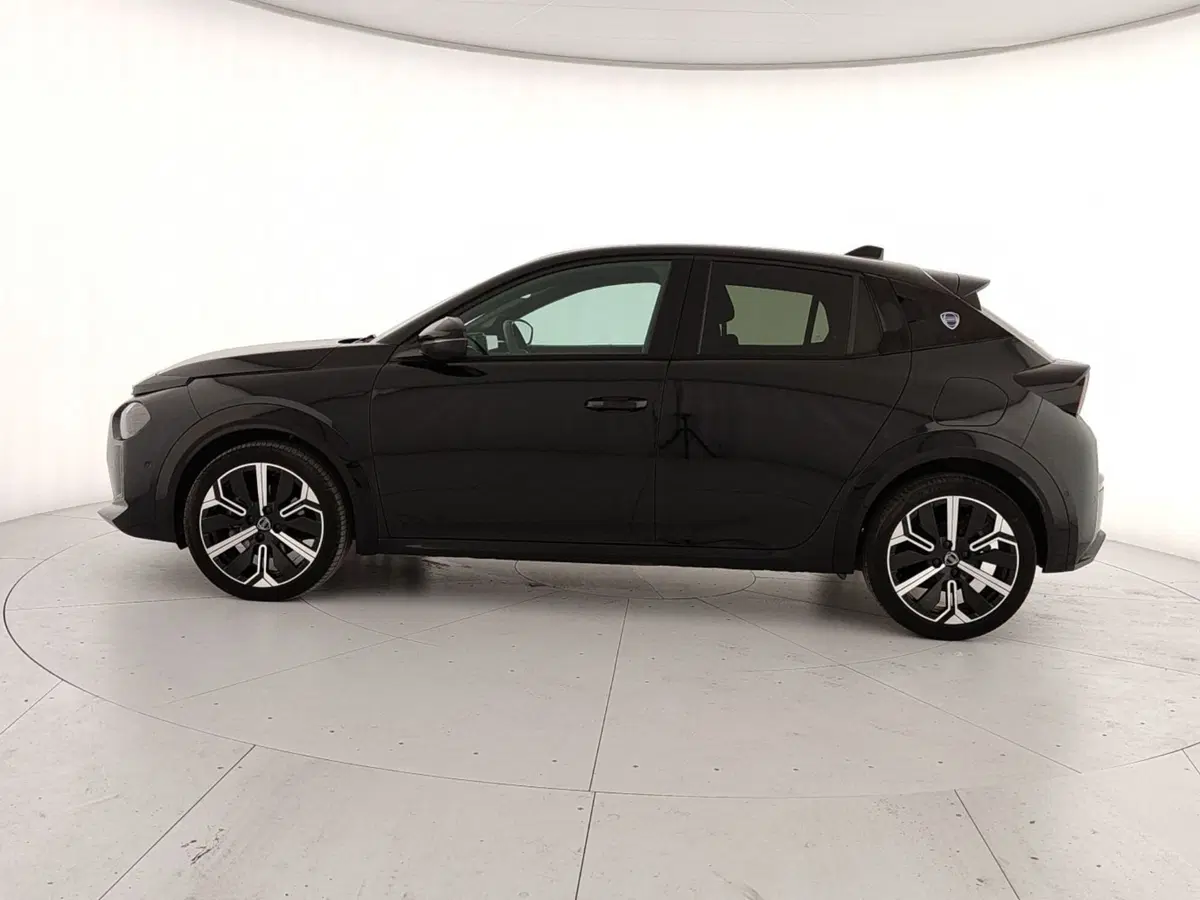 Lancia Ypsilon usata a Caserta (8)