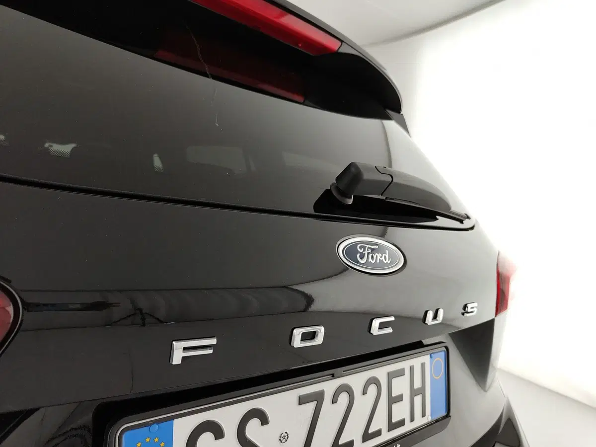 Ford Focus Station Wagon usata a Caserta (10)