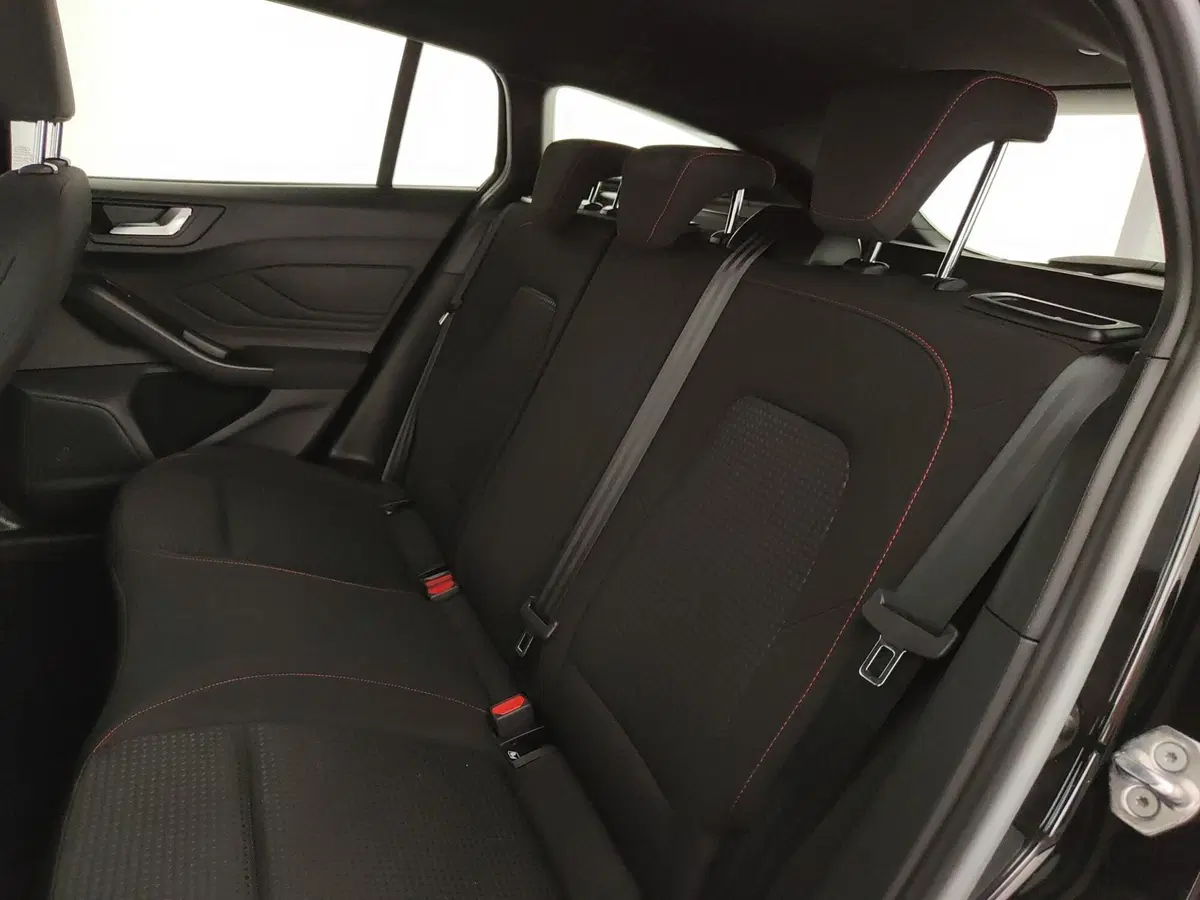Ford Focus Station Wagon usata a Caserta (20)