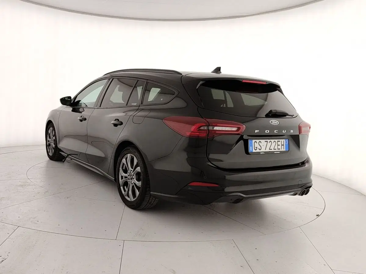 Ford Focus Station Wagon usata a Caserta (4)