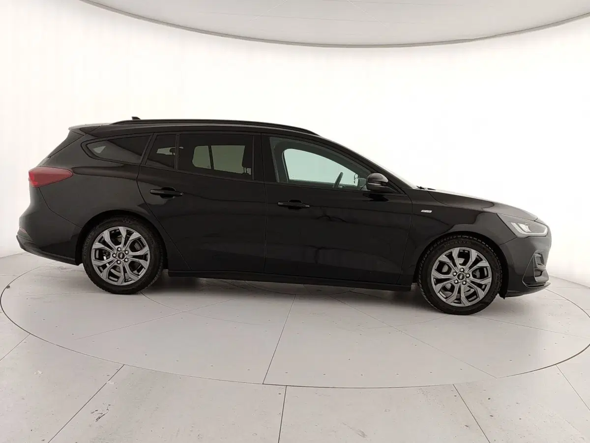 Ford Focus Station Wagon usata a Caserta (7)