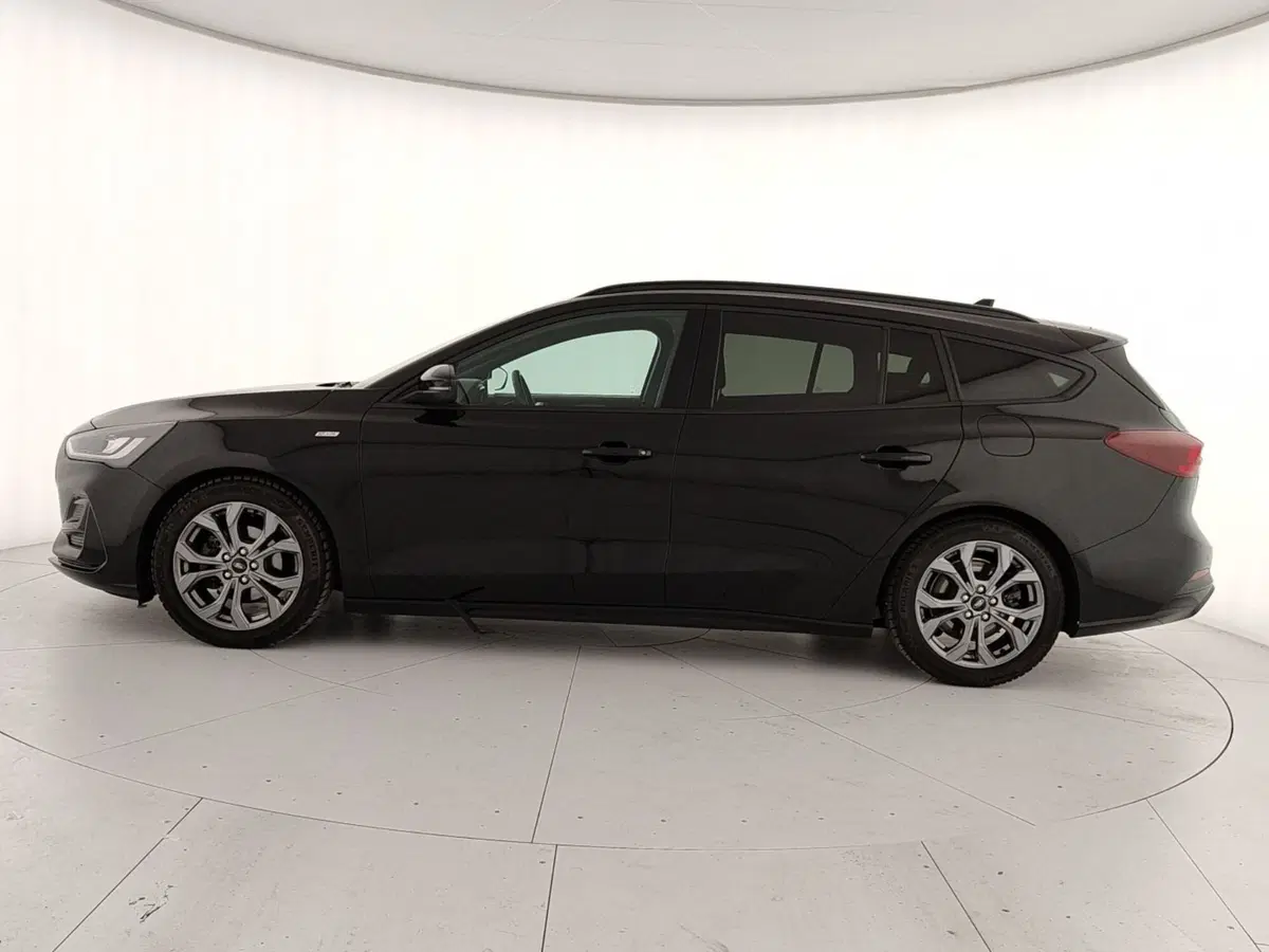 Ford Focus Station Wagon usata a Caserta (8)