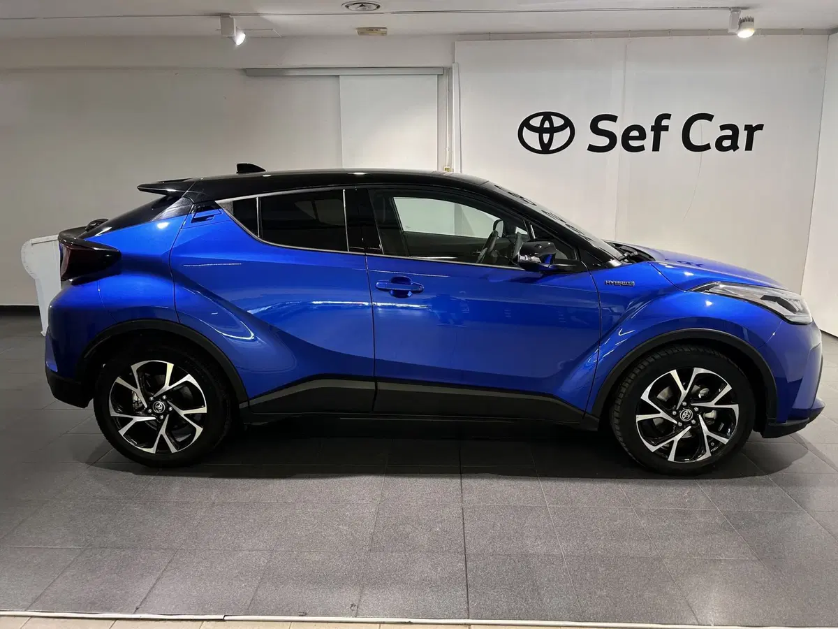 Toyota Toyota C-HR usata a Milano (12)