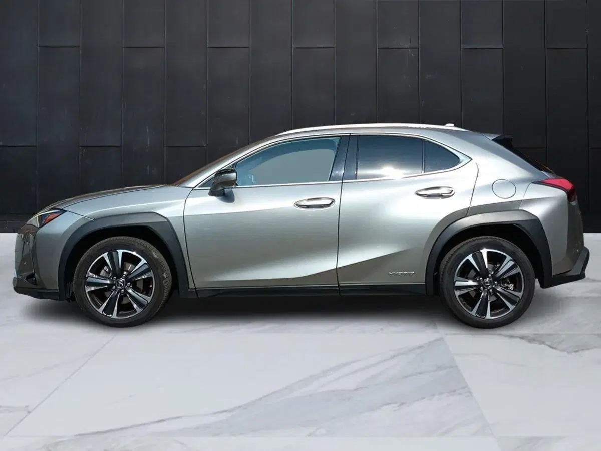 Lexus UX usata a Milano (3)