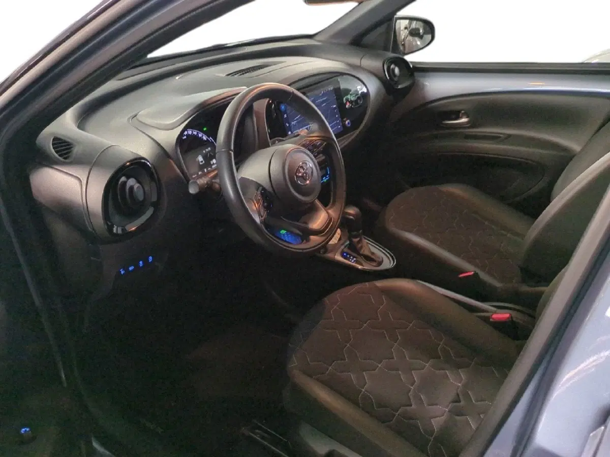 Toyota Aygo X usata a Milano (11)