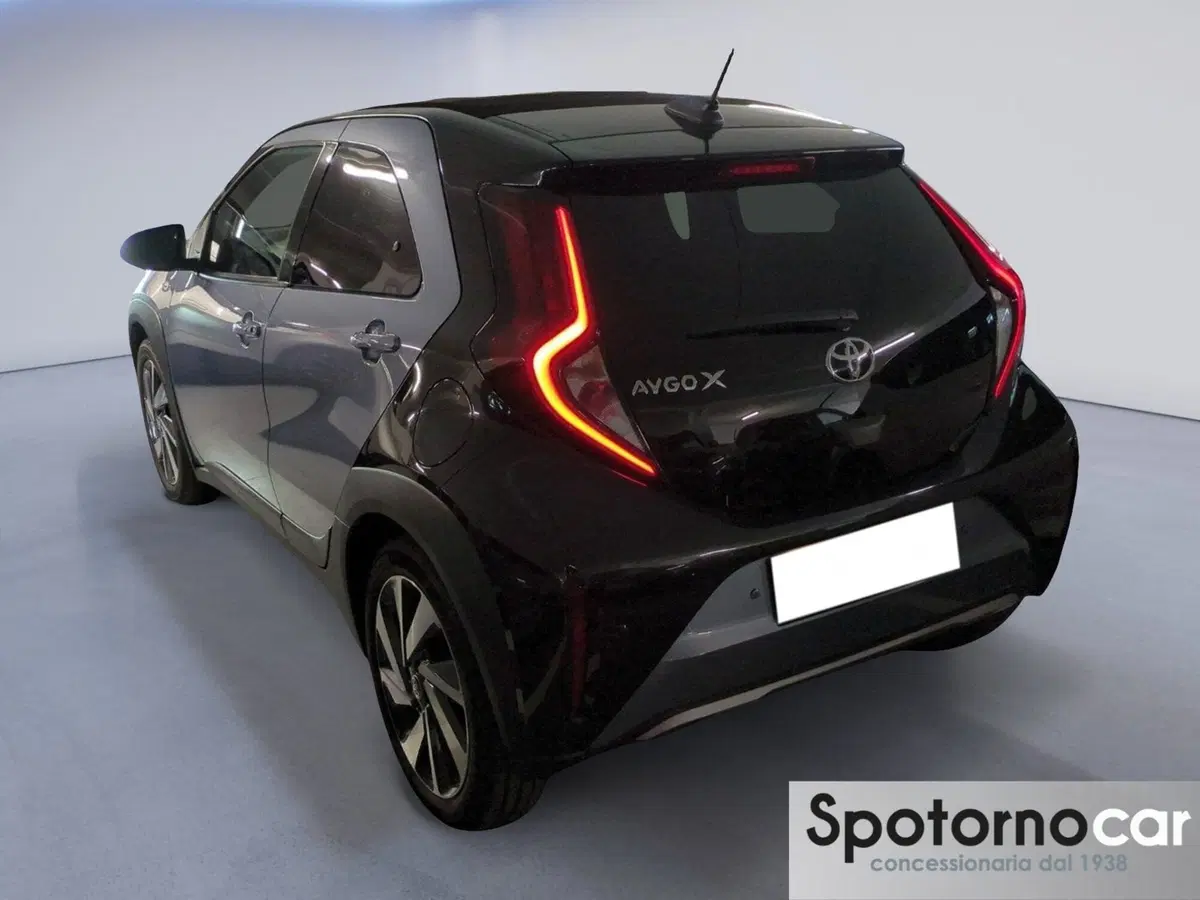 Toyota Aygo X usata a Milano (7)