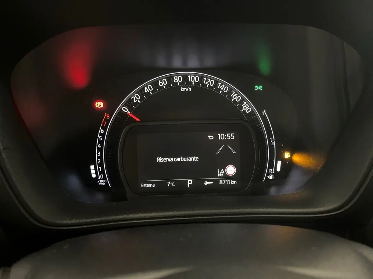 Toyota Aygo X usata a Bergamo (12)