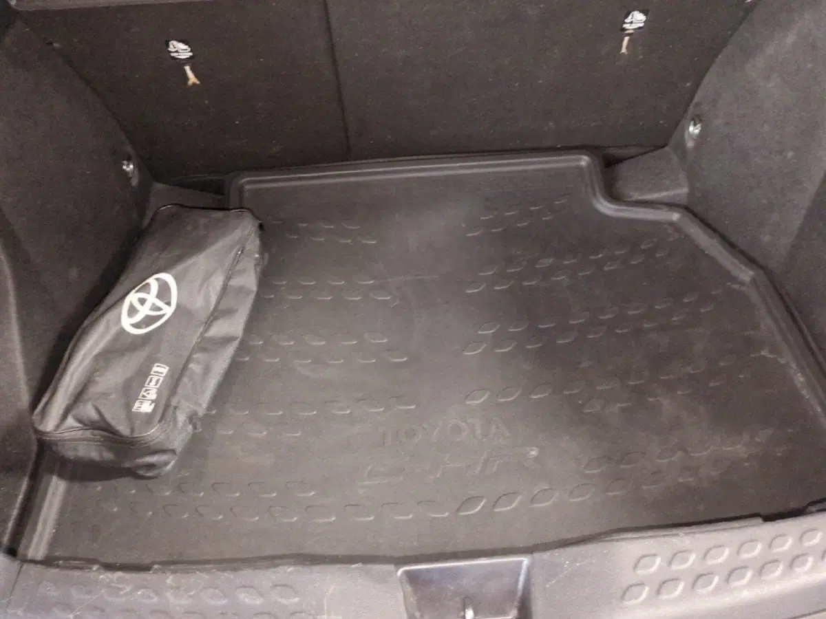 Toyota Toyota C-HR usata a Milano (11)