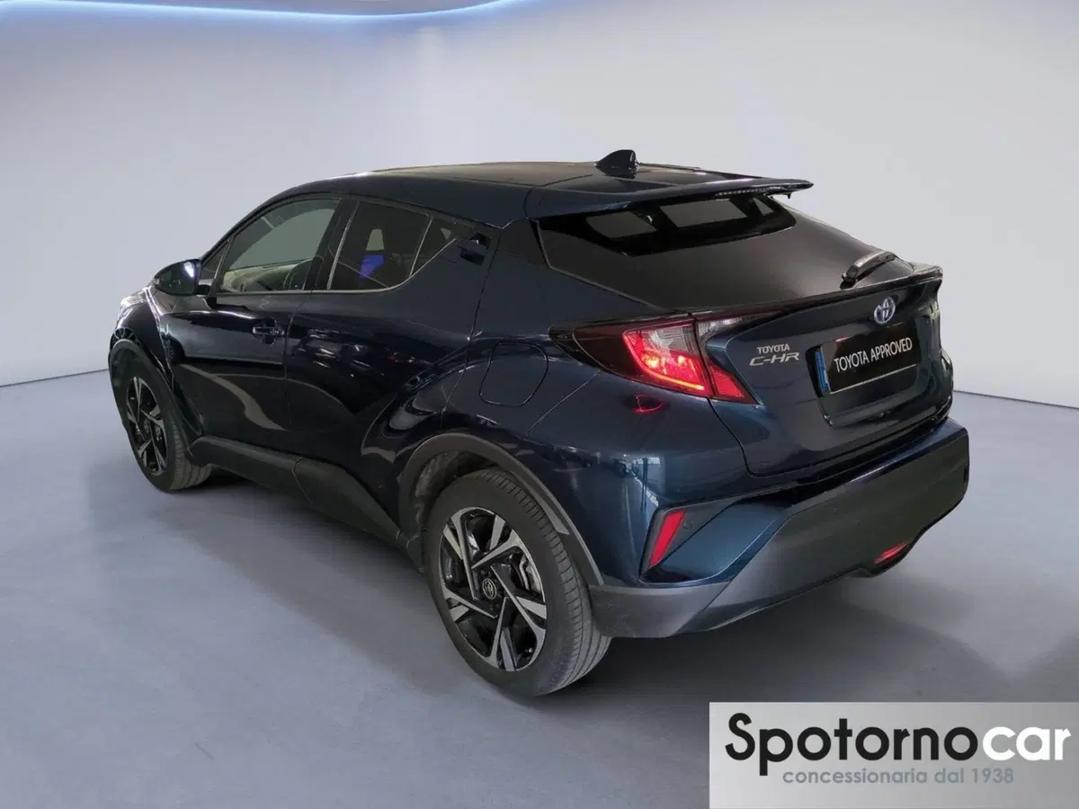 Toyota Toyota C-HR usata a Milano (4)